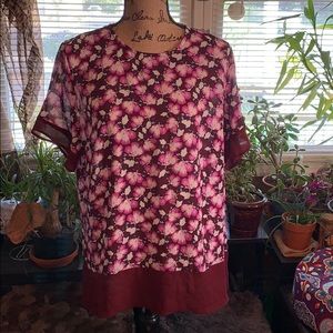 Banana Republic Short Sleeve Blouse. Size L. NWOT.
